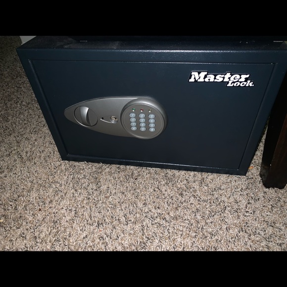 Master lock safe asking 119.! Firm